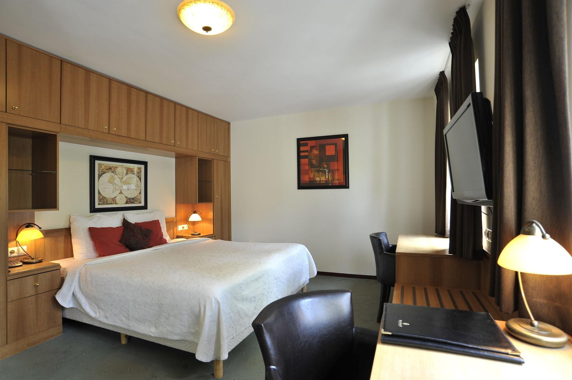 Parkhotel Mastbosch Бреда Экстерьер фото